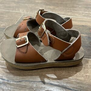 Saltwater surfer toddler sandal. Size 7